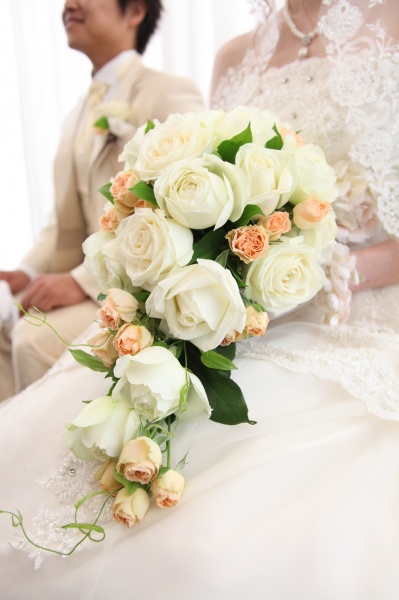 結婚式でバラの花が人気な理由 知って役立つ色によって違う意味 スタッフブログ 新潟県長岡市の結婚式場長岡ベルナール 公式 新潟の結婚式 結婚 式場