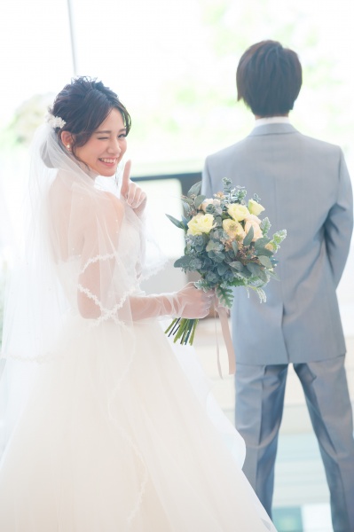 結婚式にまつわる素敵なお話 新郎新婦の立ち位置が決まっているのはなぜだか知っていますか スタッフブログ 新潟県長岡市の結婚 式場長岡ベルナール 公式 新潟の結婚式 結婚式場